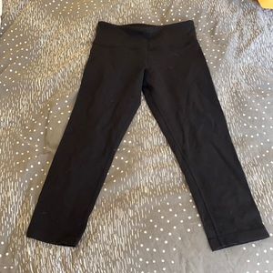 Lululemon black crop tights size 4